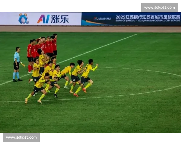 苏超凡人哥:平凡身躯里的足球交响