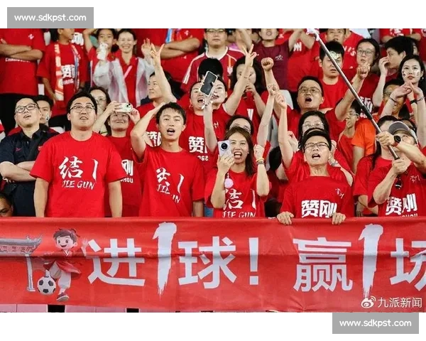 苏超单场上座破 3.6 万创纪录,业余联赛热度碾压职业足球 苏超单场上座破 3.6 万创纪录,业余联赛热度碾压职业足球